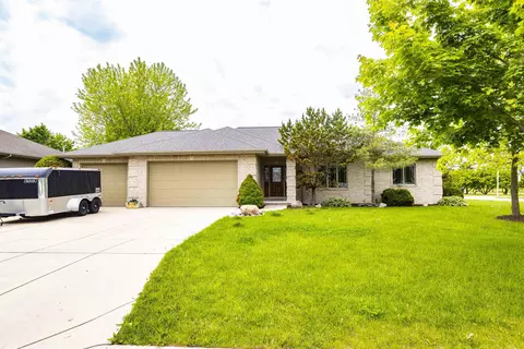 408 Mcauliffe Heights Trl, Green Bay, WI 54311