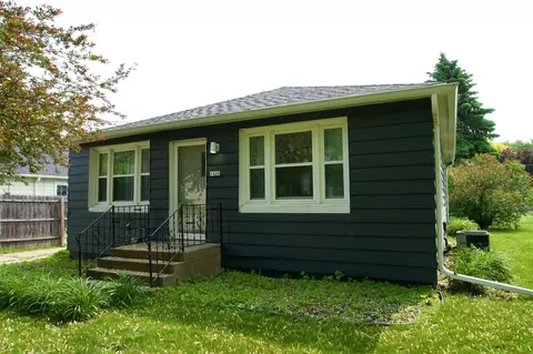 1426 Oak St, Oshkosh, WI 54901