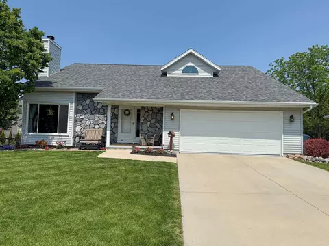 1053 Eastman Ln, Fond Du Lac, WI 54935