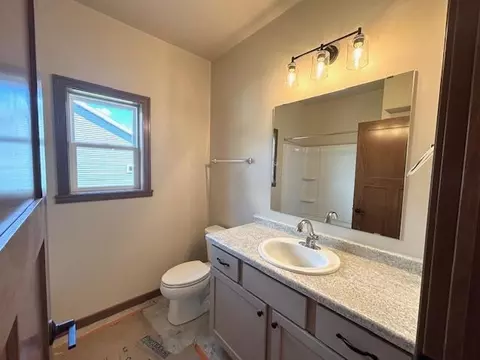 Bath - 1316 S Jade Dr, Appleton, WI 54915 photo 1 of 2