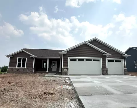 Exterior - 1316 S Jade Dr, Appleton, WI 54915 photo 2 of 2