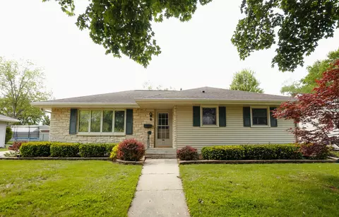 33 N St Josephs Ln, Fond Du Lac, WI 54935