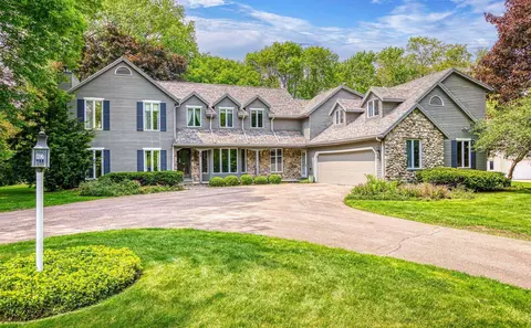 28 W Lake Rd, Menasha, WI 54952