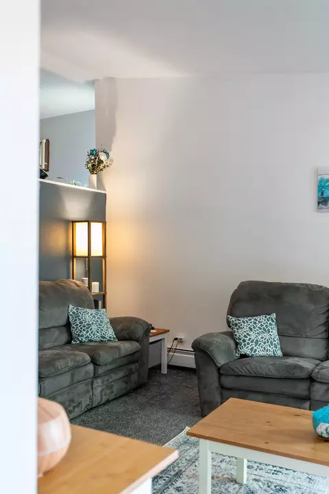 Living - 206 Royal Ct #12, Appleton, WI 54915 photo 4 of 6
