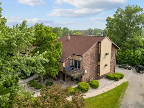 View/Area - 206 Royal Ct #12, Appleton, WI 54915 photo 2 of 4