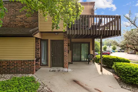 206 Royal Ct #12, Appleton, WI 54915