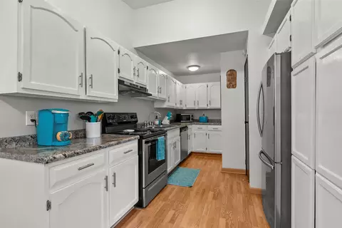 Kitchen - 206 Royal Ct #12, Appleton, WI 54915 photo 2 of 3
