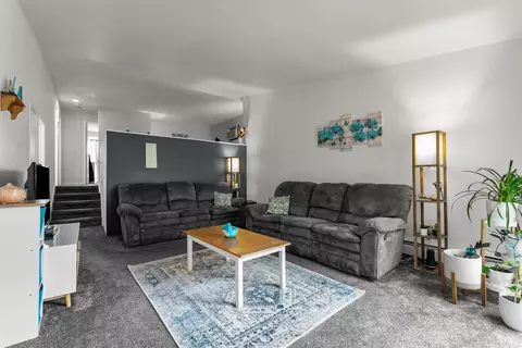 Living - 206 Royal Ct #12, Appleton, WI 54915 photo 2 of 6