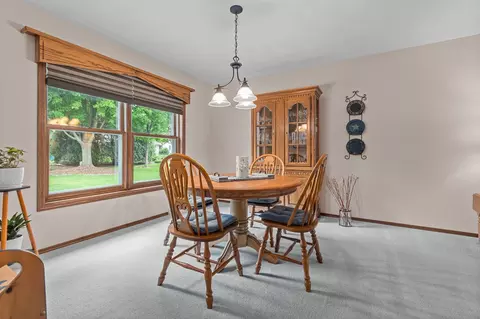 Dining - 2521 E Inglewood Pl, Appleton, WI 54915 photo 2 of 3