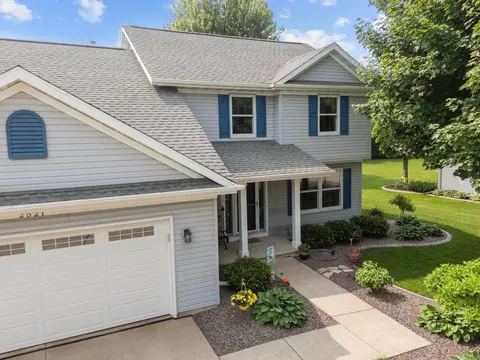 Exterior - 2521 E Inglewood Pl, Appleton, WI 54915 photo 2 of 6