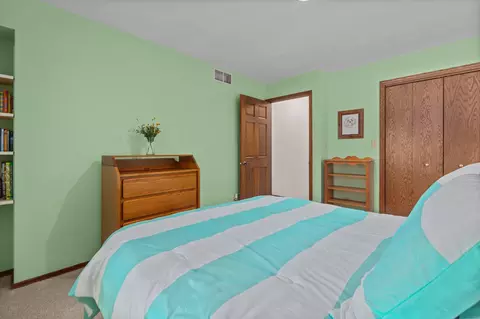 Bedroom - 2521 E Inglewood Pl, Appleton, WI 54915 photo 3 of 7