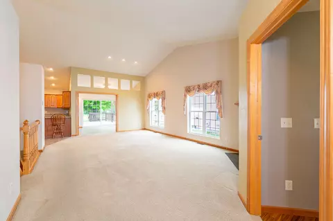 5545 W Brookview Dr, Appleton, WI 54913 photo 3