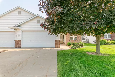 5545 W Brookview Dr, Appleton, WI 54913