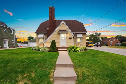 822 E Kimberly Ave, Kimberly, WI 54136