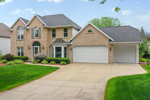 209 E Timberline Dr, Appleton, WI 54913