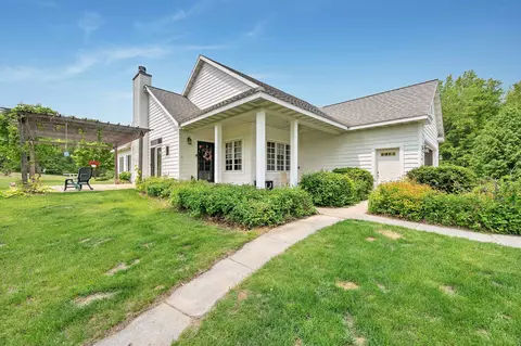 1817 Bonk Ln, Little Suamico, WI 54141