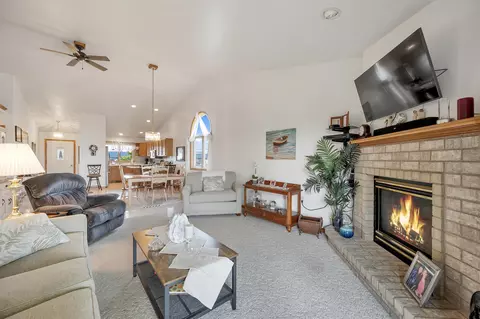 Living - 974 Broadway St, Wrightstown, WI 54180 photo 4 of 8