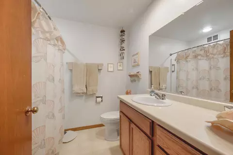 Bath - 974 Broadway St, Wrightstown, WI 54180 photo 1 of 3