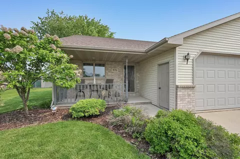 Exterior - 974 Broadway St, Wrightstown, WI 54180 photo 1 of 10