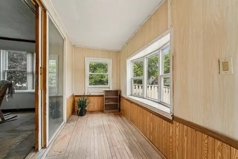 1627 W Rogers Ave, Appleton, WI 54914 photo 2