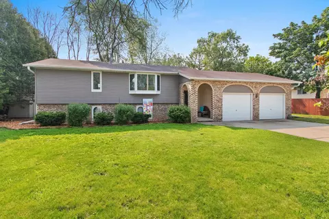 1849 Lost Dauphin Rd, De Pere, WI 54115