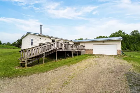 e10820 County Road I, Clintonville, WI 54929