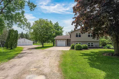 w4819 Country Gate Lane, Black Creek, WI 54106