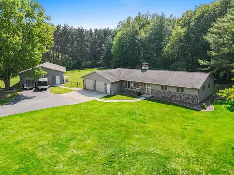 4493 N Pine Tree Rd, Hobart, WI 54155