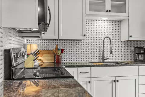 Kitchen - 625 S Olson Ave #H, Appleton, WI 54914 photo 3 of 5
