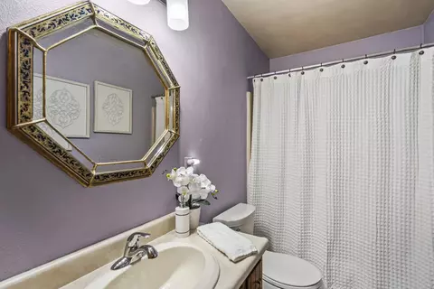 Bath - 625 S Olson Ave #H, Appleton, WI 54914 photo 1 of 2