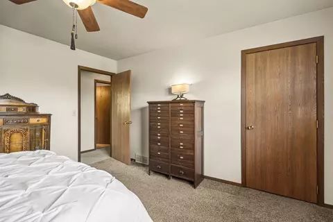 Bedroom - 625 S Olson Ave #H, Appleton, WI 54914 photo 2 of 4