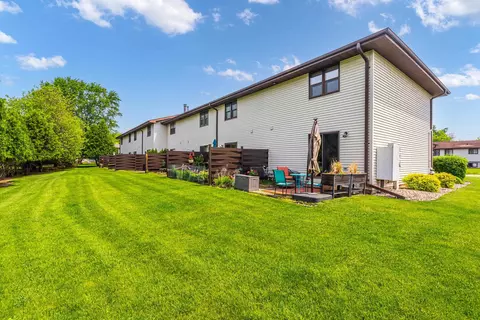 Exterior - 625 S Olson Ave #H, Appleton, WI 54914 photo 3 of 5