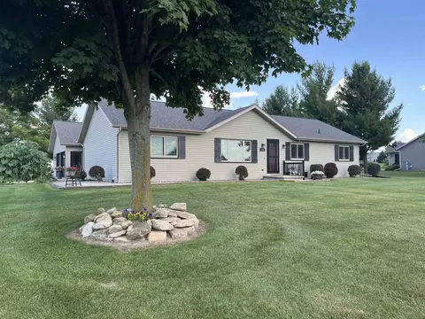 249 Donovan Cir, Rosendale, WI 54974