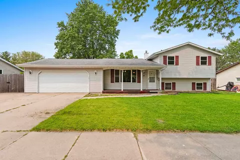 57 Solar Cir, Appleton, WI 54915
