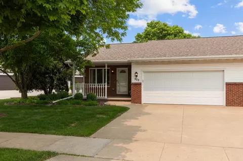302 Parkside Ct, Kimberly, WI 54136