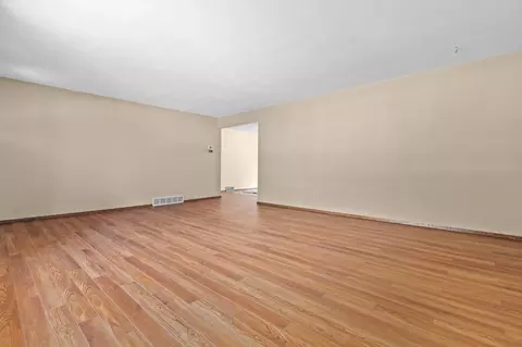 Living - 1636 S Driscoll St, Appleton, WI 54914 photo 4 of 4
