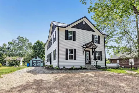 1024 Fischer St, Gresham, WI 54128 photo 2