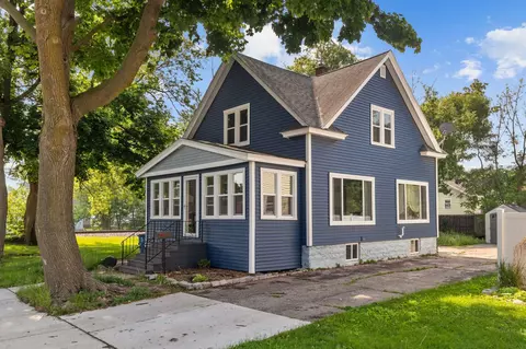 417 E Lincoln Ave, Oshkosh, WI 54901
