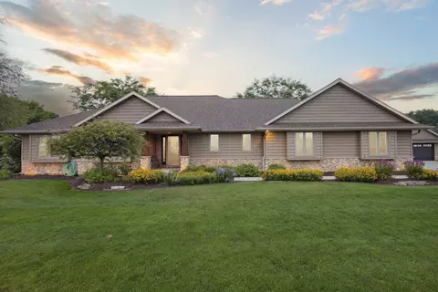 4550 Deer Ridge Ln, Pulaski, WI 54162