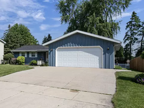 1016 E Marnie Ln, Appleton, WI 54911 photo 2