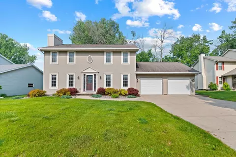 2140 Crestwood Springs Dr, Green Bay, WI 54304
