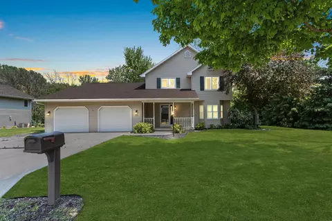 106 Lamine Ln, Combined Locks, WI 54113