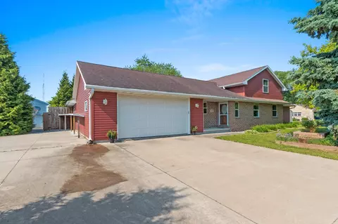 1283 Sundown Ln, De Pere, WI 54115