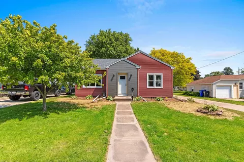 Exterior - 822 W Frances St, Appleton, WI 54914 photo 7 of 7