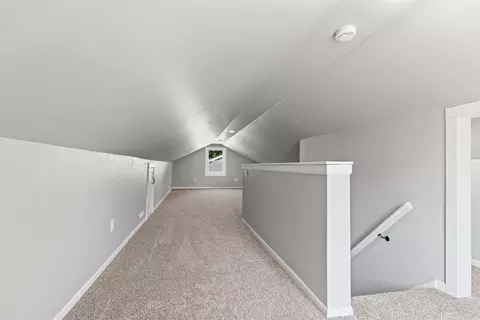 Entry Way - 822 W Frances St, Appleton, WI 54914 photo 2 of 3