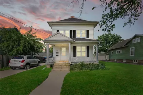 682 Bowen St, Oshkosh, WI 54901