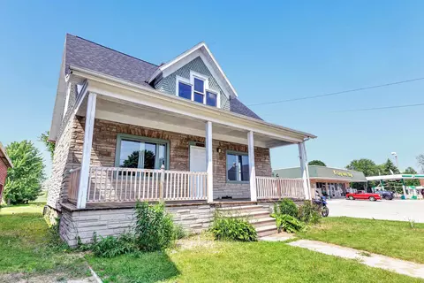 1224 Main St, Kellnersville, WI 54215