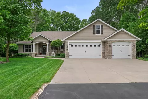 865 Terra Cotta Dr, Neenah, WI 54956