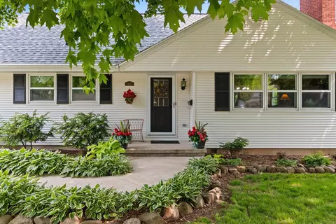 1415 Argonne Dr, Green Bay, WI 54304