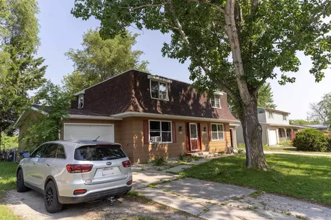 2030 Terry Ln, De Pere, WI 54115